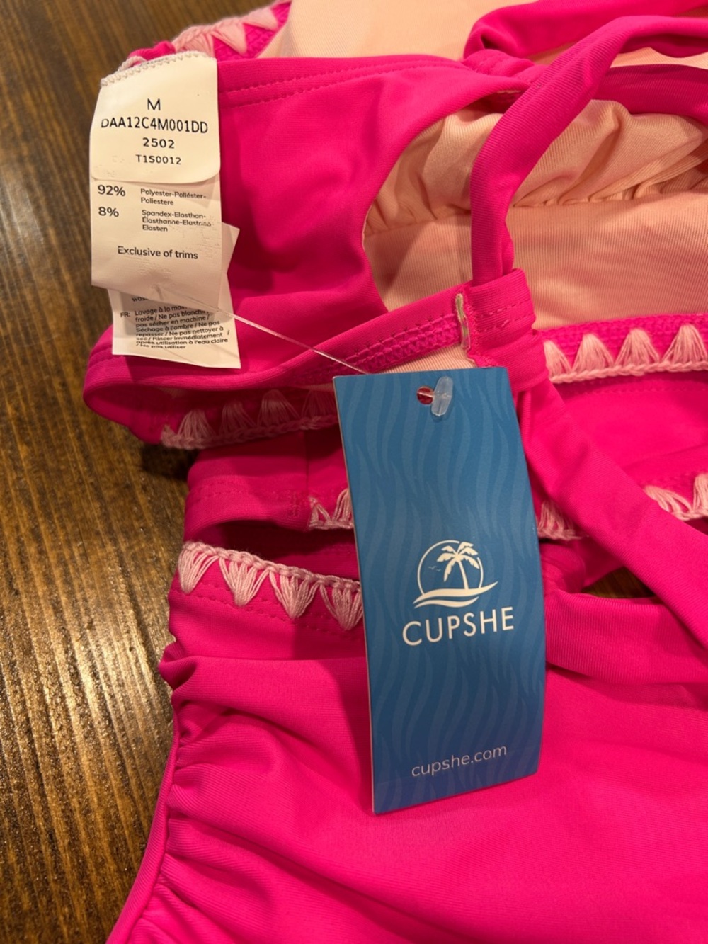 NWT Cupshe Hot Pink Women’s  Two-Piece Ruffle Trim Tie Back Padded Bikini - Picture 2 of 6